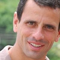 Candidato opositor Capriles Radonski en campaña casa por casa por toda Venezuela