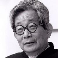 Kenzaburo Oe